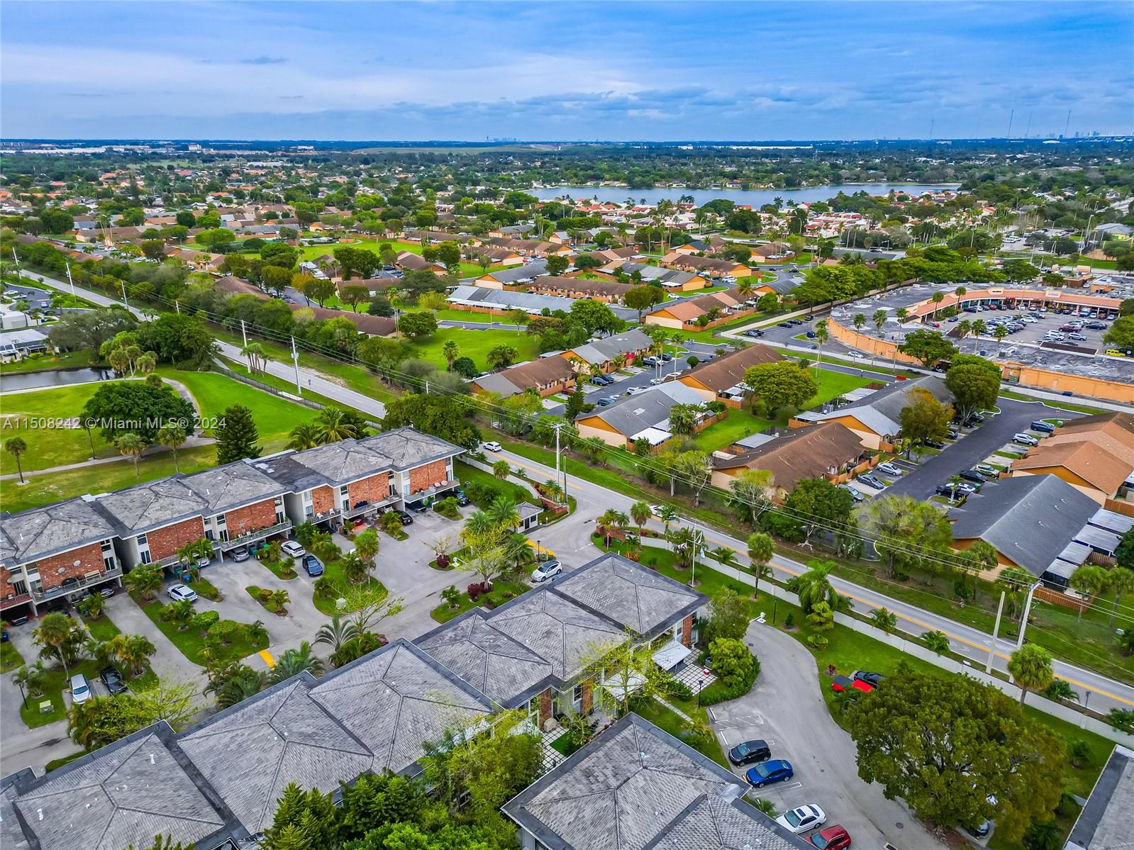 6720 Brookline Dr 6720, Hialeah, Florida 33015, 2 Bedrooms Bedrooms, ,2 BathroomsBathrooms,Residential,For Sale,6720 Brookline Dr 6720,A11508242