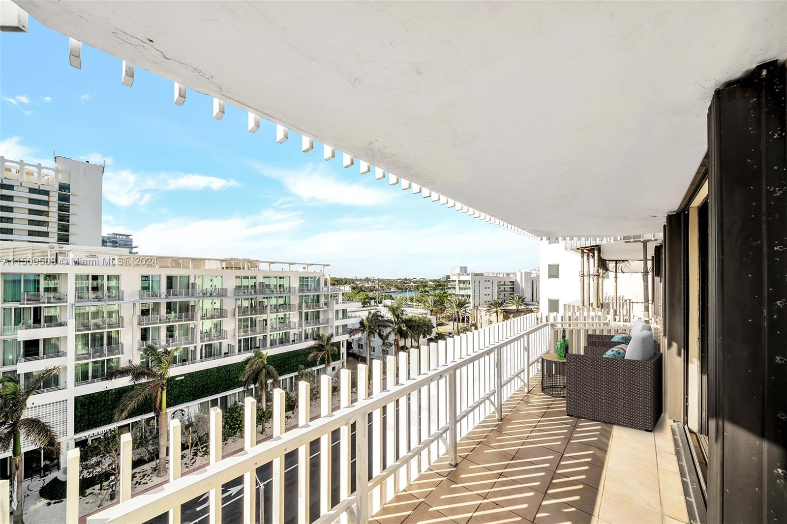 6061 Collins Ave 7A, Miami Beach, Florida 33140, 2 Bedrooms Bedrooms, ,2 BathroomsBathrooms,Residential,For Sale,6061 Collins Ave 7A,A11509508