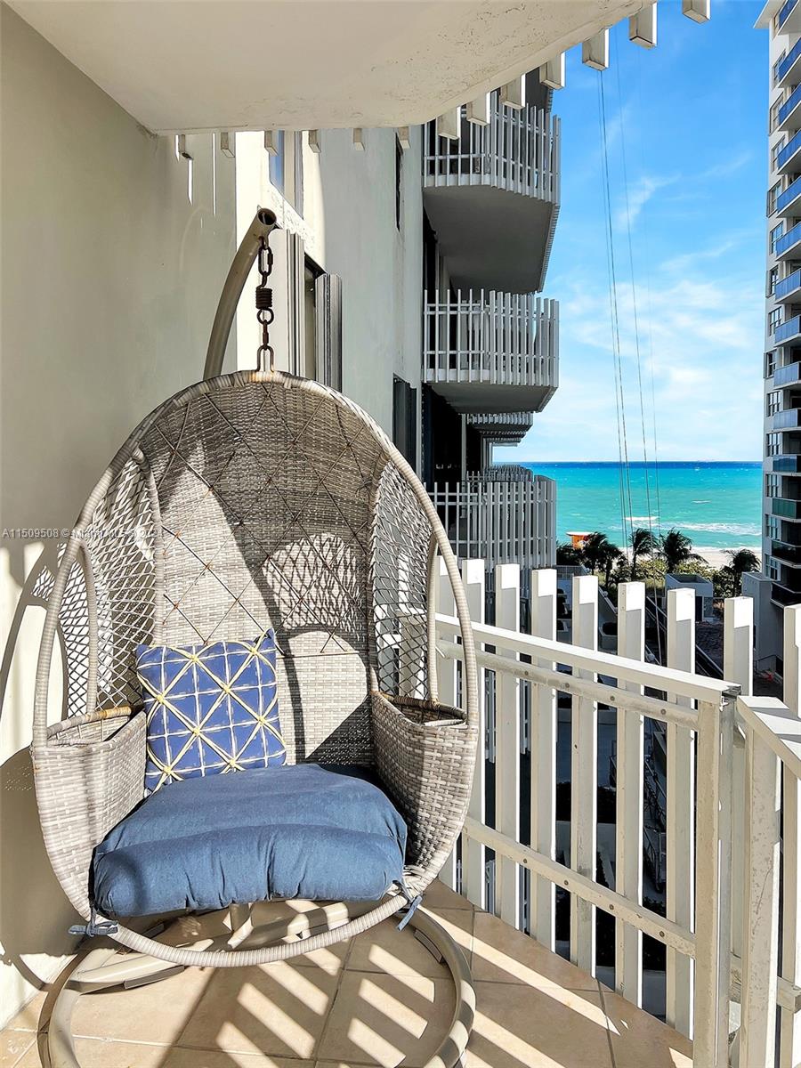 6061 Collins Ave 7A, Miami Beach, Florida 33140, 2 Bedrooms Bedrooms, ,2 BathroomsBathrooms,Residential,For Sale,6061 Collins Ave 7A,A11509508