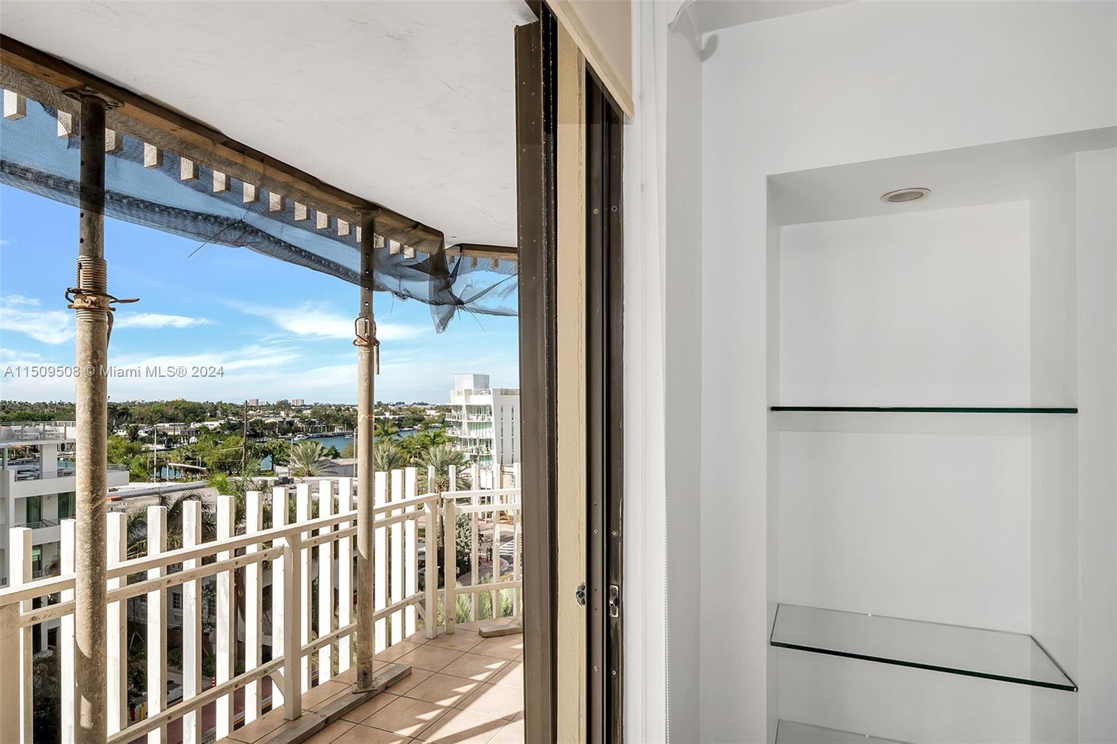 6061 Collins Ave 7A, Miami Beach, Florida 33140, 2 Bedrooms Bedrooms, ,2 BathroomsBathrooms,Residential,For Sale,6061 Collins Ave 7A,A11509508