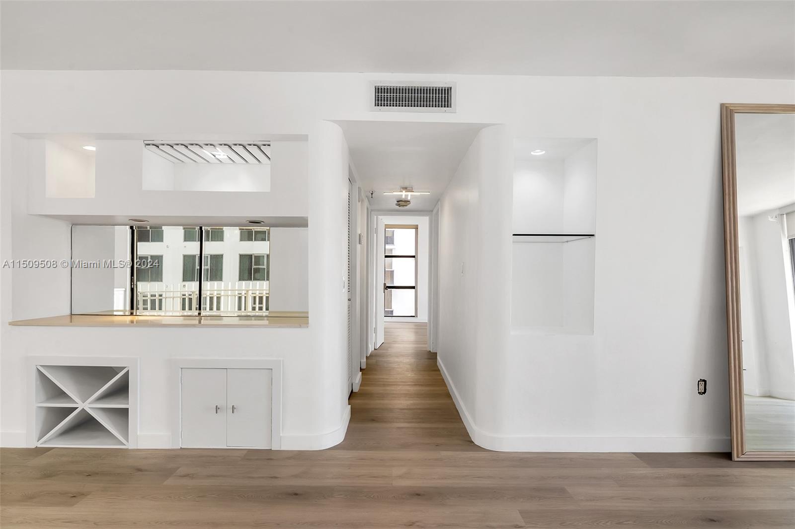 6061 Collins Ave 7A, Miami Beach, Florida 33140, 2 Bedrooms Bedrooms, ,2 BathroomsBathrooms,Residential,For Sale,6061 Collins Ave 7A,A11509508
