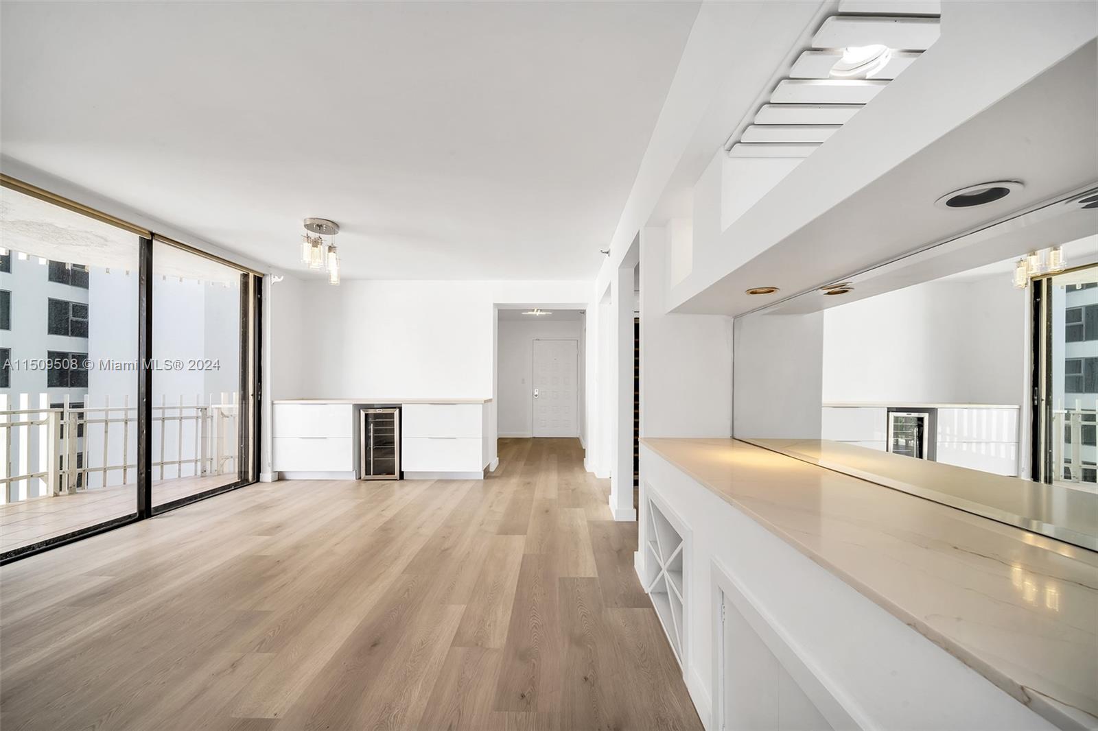 6061 Collins Ave 7A, Miami Beach, Florida 33140, 2 Bedrooms Bedrooms, ,2 BathroomsBathrooms,Residential,For Sale,6061 Collins Ave 7A,A11509508