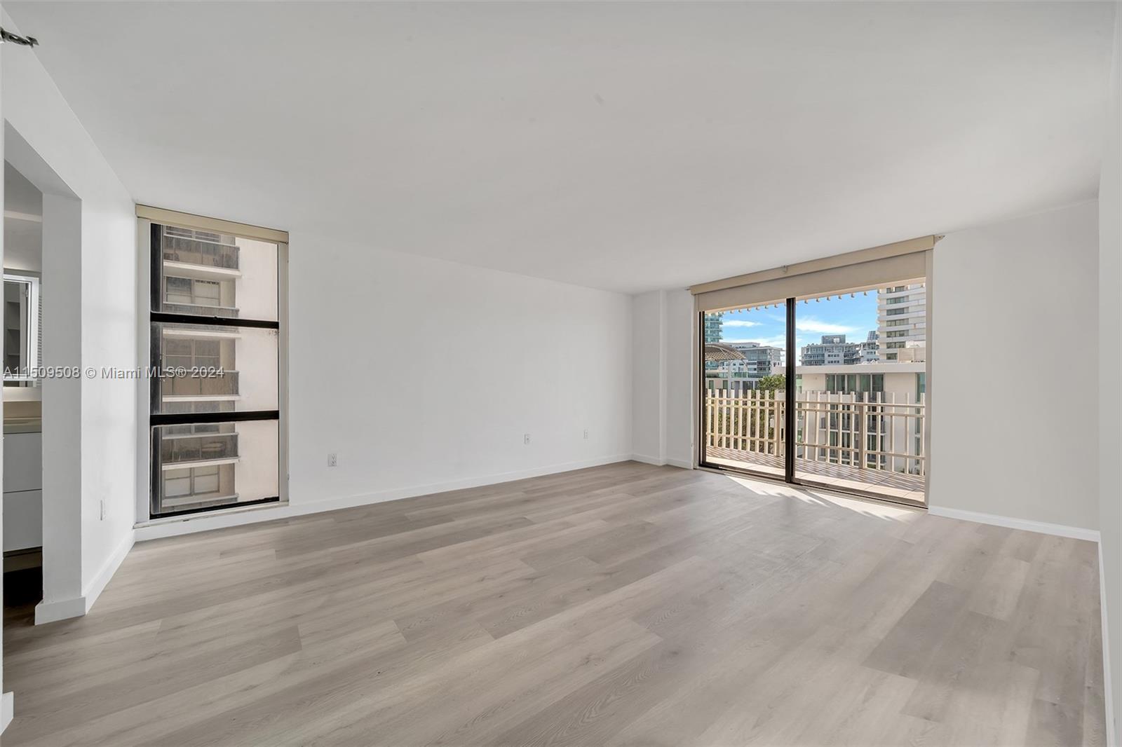 6061 Collins Ave 7A, Miami Beach, Florida 33140, 2 Bedrooms Bedrooms, ,2 BathroomsBathrooms,Residential,For Sale,6061 Collins Ave 7A,A11509508