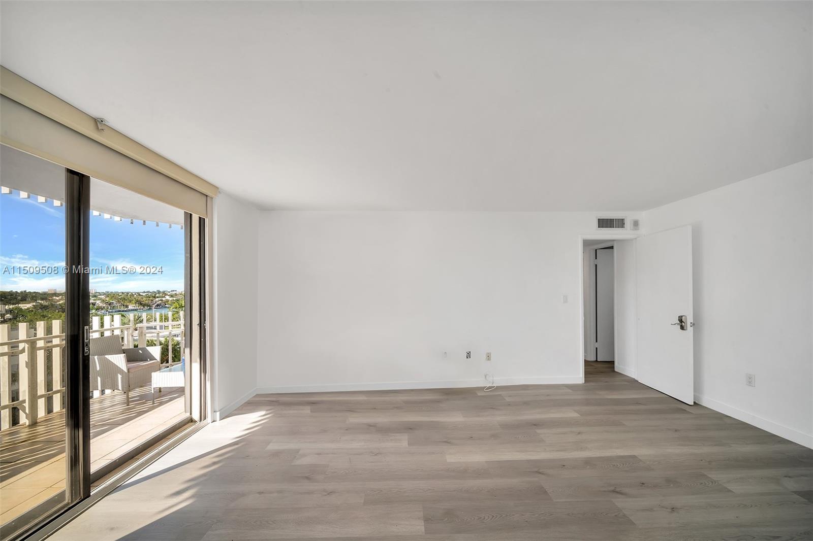 6061 Collins Ave 7A, Miami Beach, Florida 33140, 2 Bedrooms Bedrooms, ,2 BathroomsBathrooms,Residential,For Sale,6061 Collins Ave 7A,A11509508