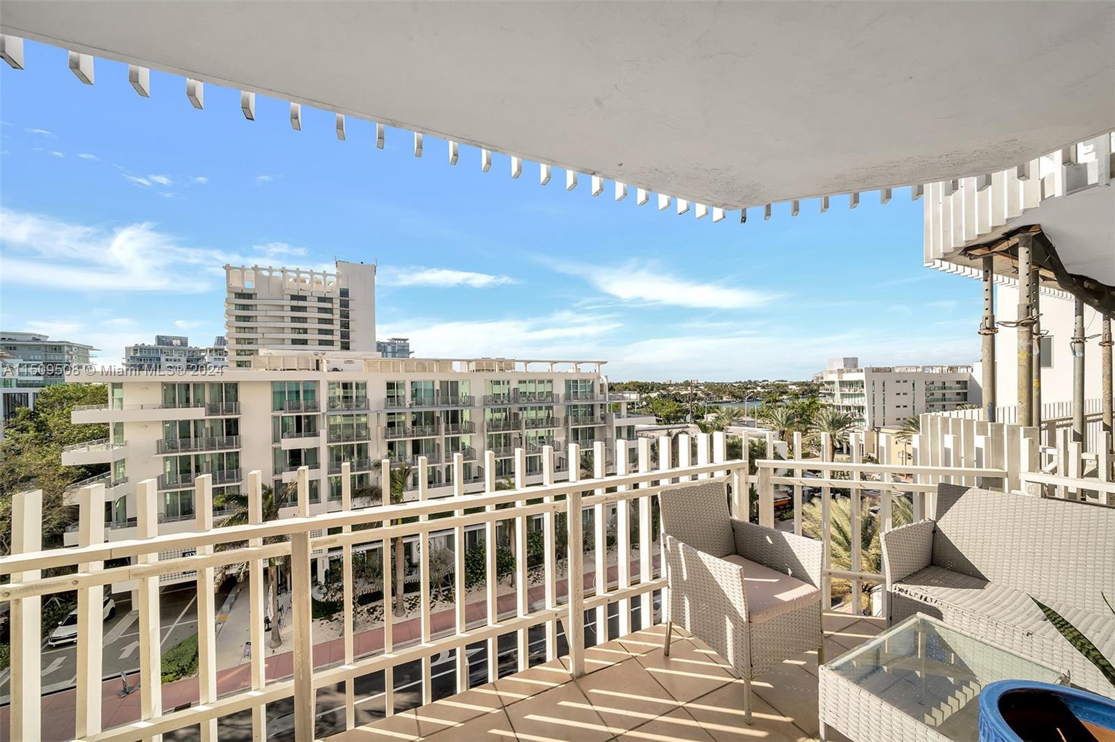 6061 Collins Ave 7A, Miami Beach, Florida 33140, 2 Bedrooms Bedrooms, ,2 BathroomsBathrooms,Residential,For Sale,6061 Collins Ave 7A,A11509508