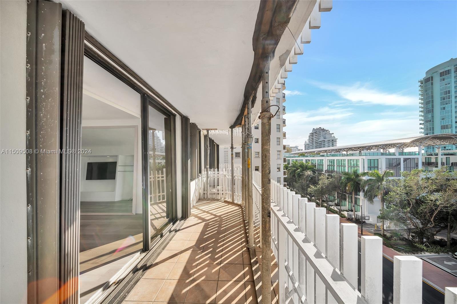 6061 Collins Ave 7A, Miami Beach, Florida 33140, 2 Bedrooms Bedrooms, ,2 BathroomsBathrooms,Residential,For Sale,6061 Collins Ave 7A,A11509508