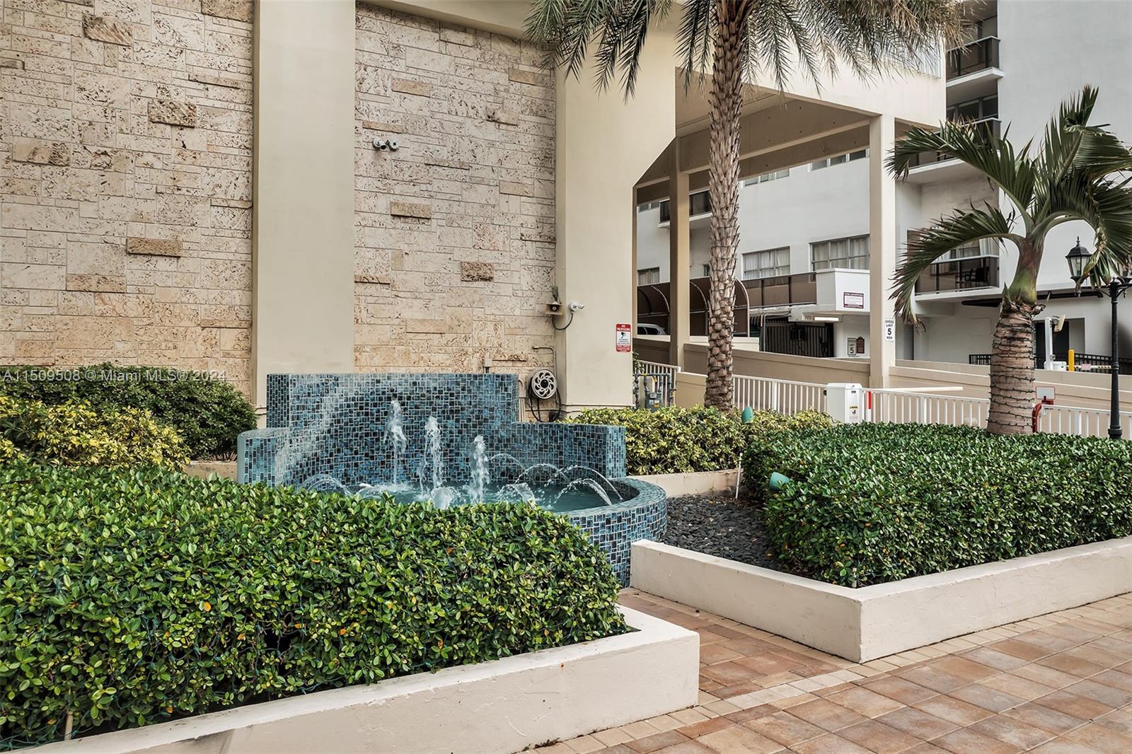 6061 Collins Ave 7A, Miami Beach, Florida 33140, 2 Bedrooms Bedrooms, ,2 BathroomsBathrooms,Residential,For Sale,6061 Collins Ave 7A,A11509508