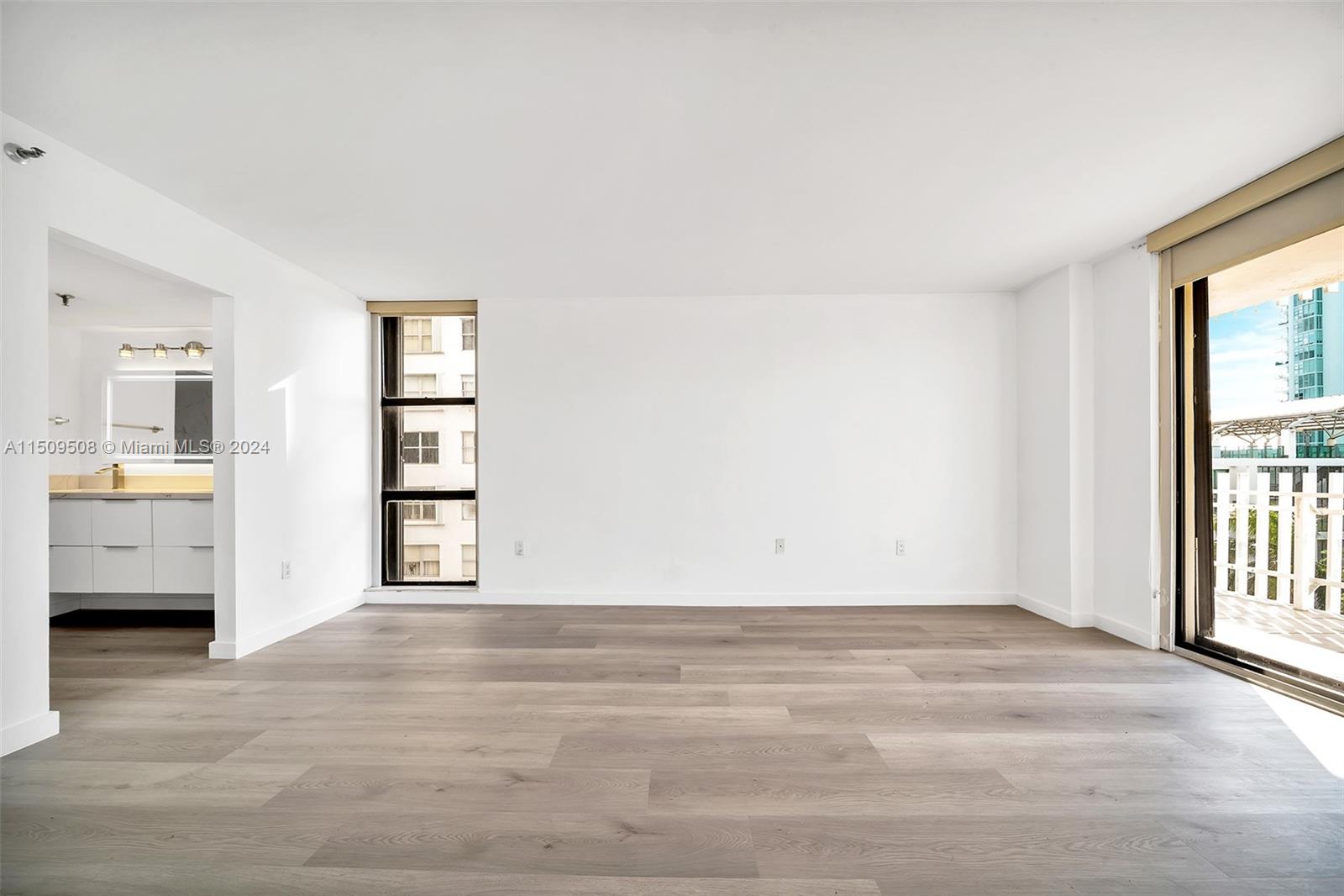 6061 Collins Ave 7A, Miami Beach, Florida 33140, 2 Bedrooms Bedrooms, ,2 BathroomsBathrooms,Residential,For Sale,6061 Collins Ave 7A,A11509508