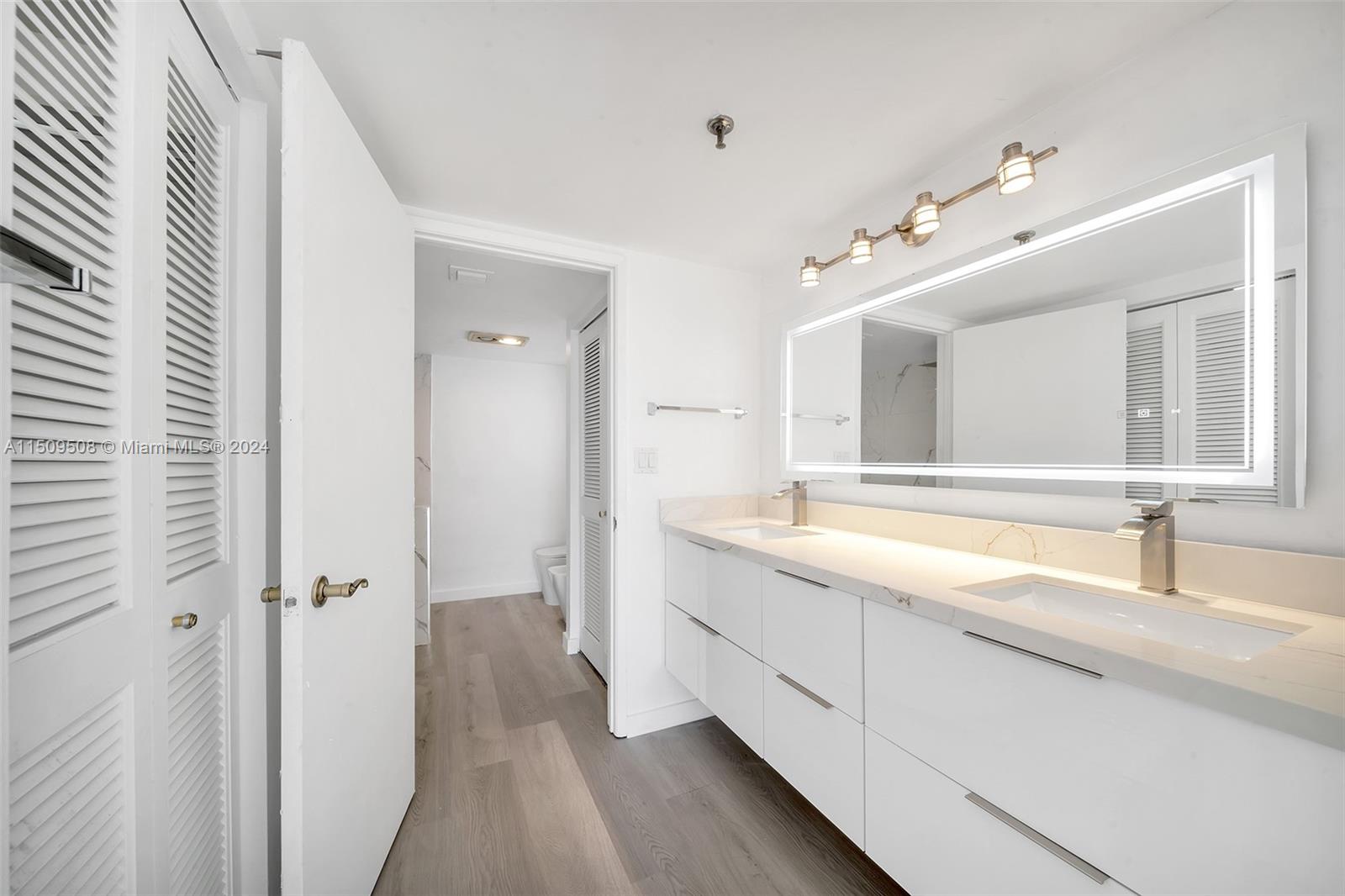 6061 Collins Ave 7A, Miami Beach, Florida 33140, 2 Bedrooms Bedrooms, ,2 BathroomsBathrooms,Residential,For Sale,6061 Collins Ave 7A,A11509508