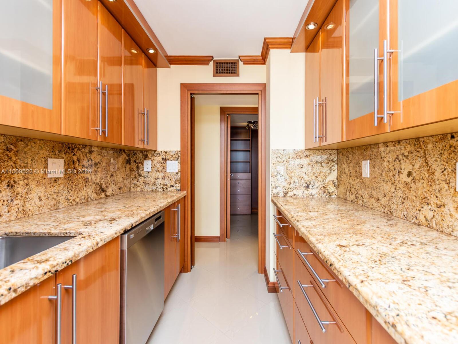 230 174th St 2315, Sunny Isles Beach, Florida 33160, 2 Bedrooms Bedrooms, ,2 BathroomsBathrooms,Residentiallease,For Rent,230 174th St 2315,A11509522