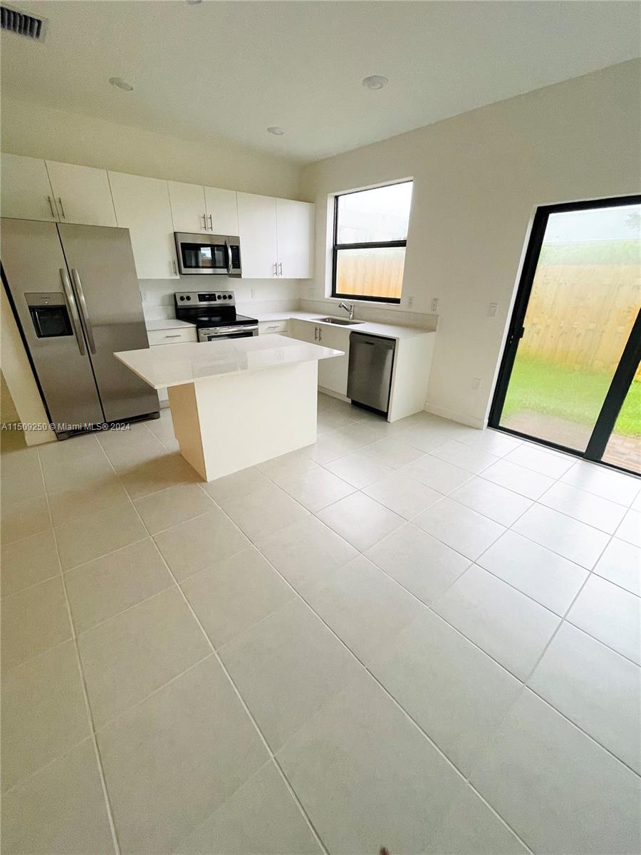 929 NE 211th St, Miami, Florida 33179, 3 Bedrooms Bedrooms, ,3 BathroomsBathrooms,Residential,For Sale,929 NE 211th St,A11509250