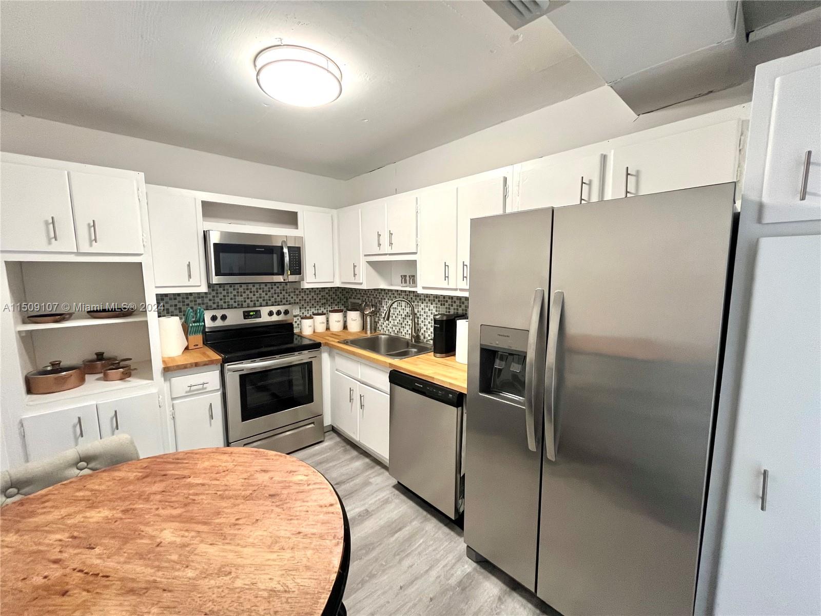 1001 91st St 212, Bay Harbor Islands, Florida 33154, 1 Bedroom Bedrooms, ,1 BathroomBathrooms,Residentiallease,For Rent,1001 91st St 212,A11509107
