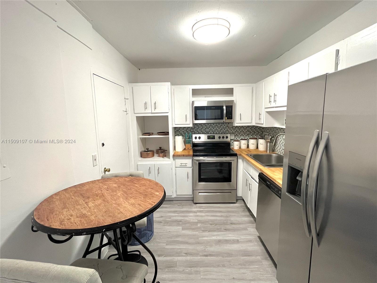 1001 91st St 212, Bay Harbor Islands, Florida 33154, 1 Bedroom Bedrooms, ,1 BathroomBathrooms,Residentiallease,For Rent,1001 91st St 212,A11509107