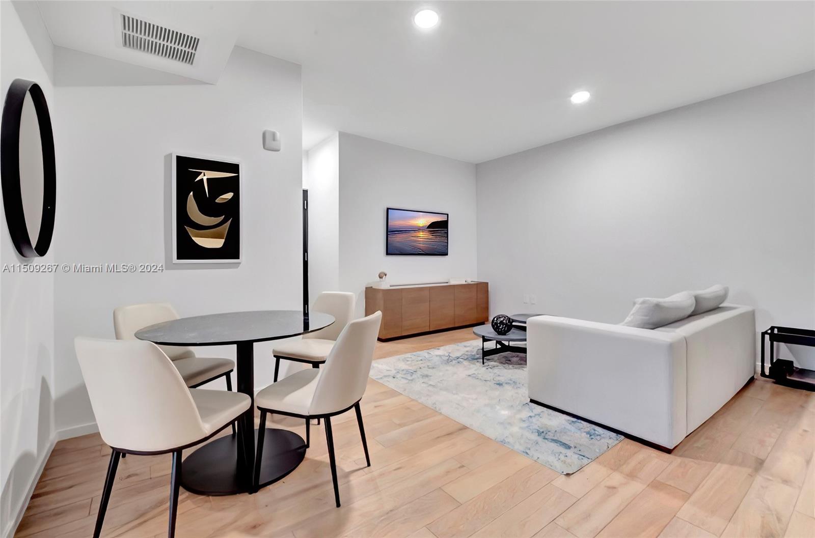 398 NE 5th St 2815, Miami, Florida 33132, 1 Bedroom Bedrooms, ,1 BathroomBathrooms,Residential,For Sale,398 NE 5th St 2815,A11509267