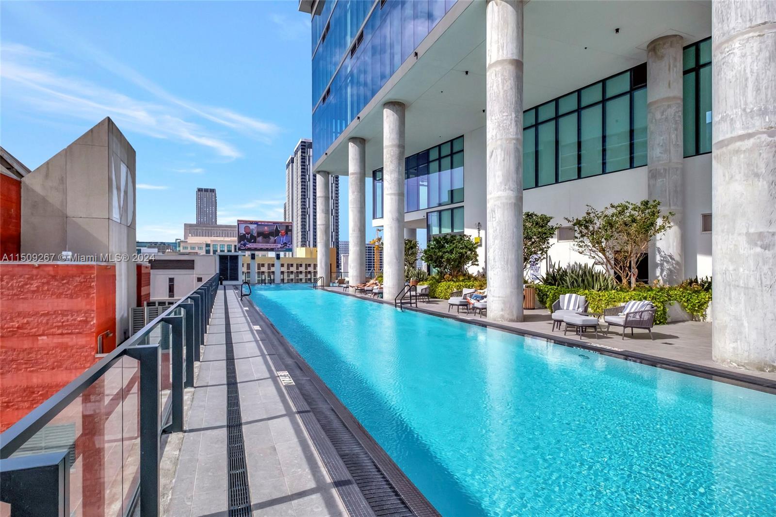 398 NE 5th St 2815, Miami, Florida 33132, 1 Bedroom Bedrooms, ,1 BathroomBathrooms,Residential,For Sale,398 NE 5th St 2815,A11509267