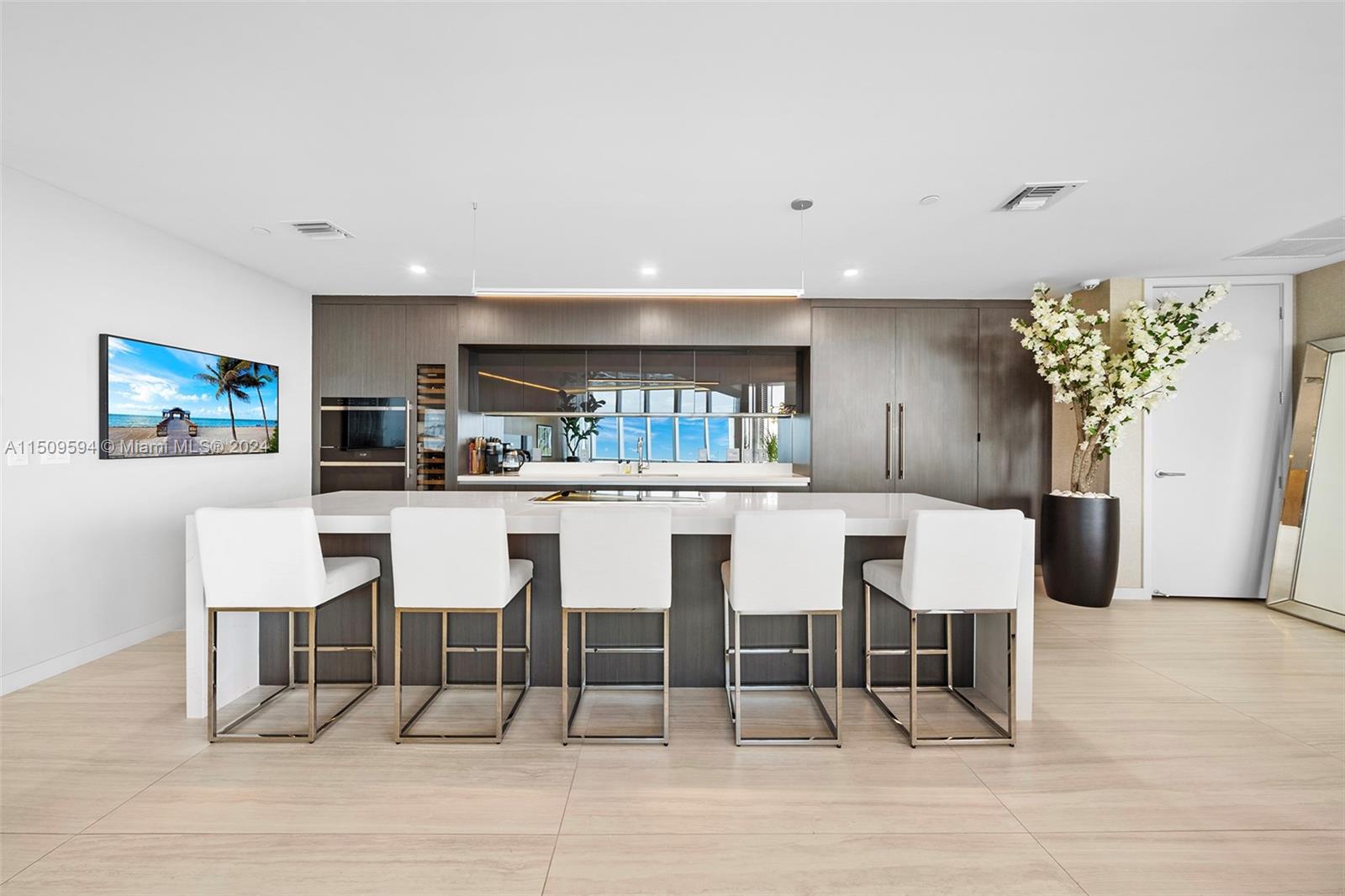 851 1st Ave, Miami, FL, 33132 United States, 4 Bedrooms Bedrooms, ,5 BathroomsBathrooms,Residential,For Sale,1st Ave,A11509594