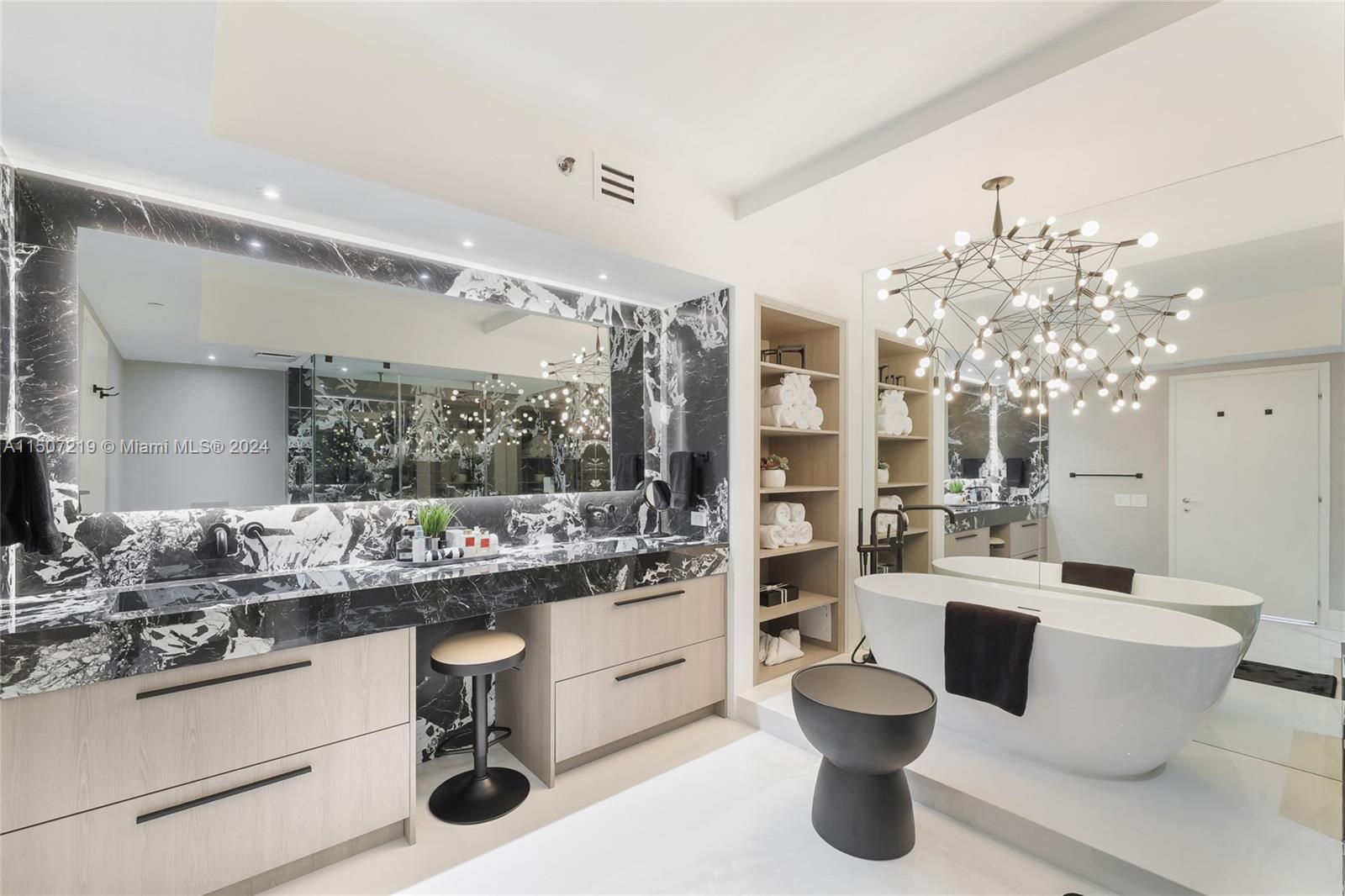 450 Alton Rd 2603, Miami Beach, Florida 33139, 3 Bedrooms Bedrooms, ,3 BathroomsBathrooms,Residentiallease,For Rent,450 Alton Rd 2603,A11507219