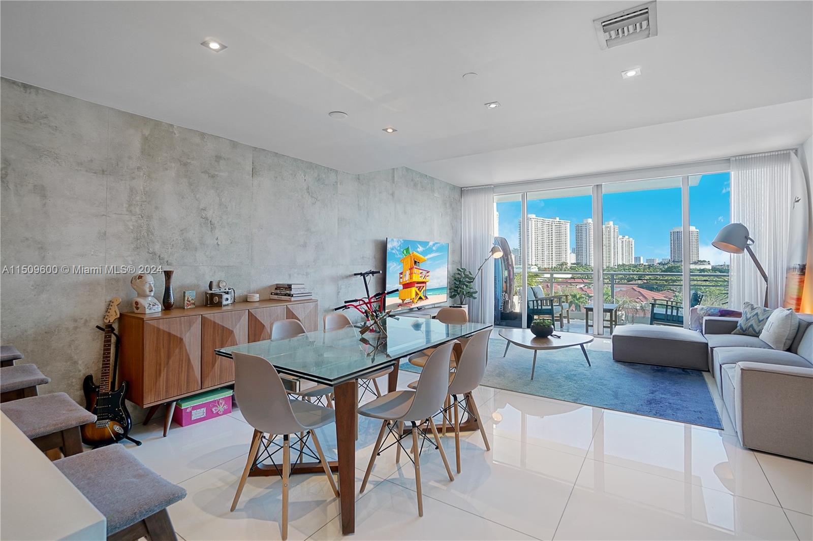 2950 188th St, Aventura, FL, 33180 United States, 3 Bedrooms Bedrooms, ,3 BathroomsBathrooms,Residential,For Sale,188th St,A11509600