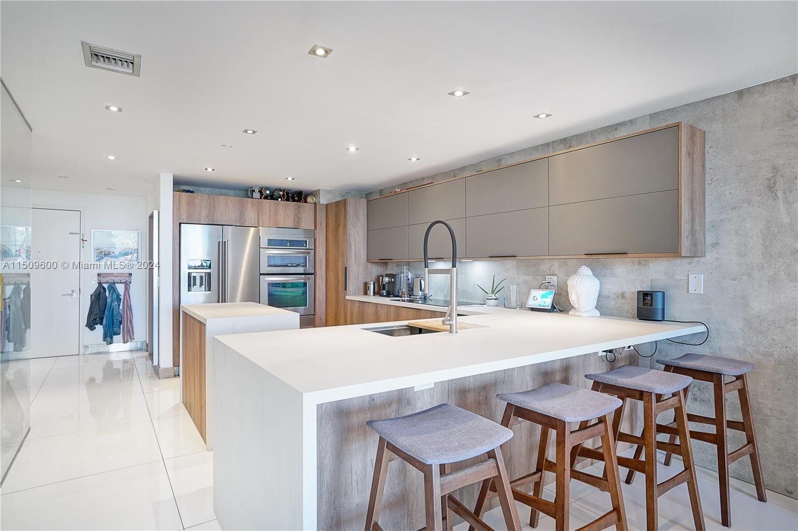 2950 NE 188th St 537, Aventura, Florida 33180, 3 Bedrooms Bedrooms, ,3 BathroomsBathrooms,Residential,For Sale,2950 NE 188th St 537,A11509600