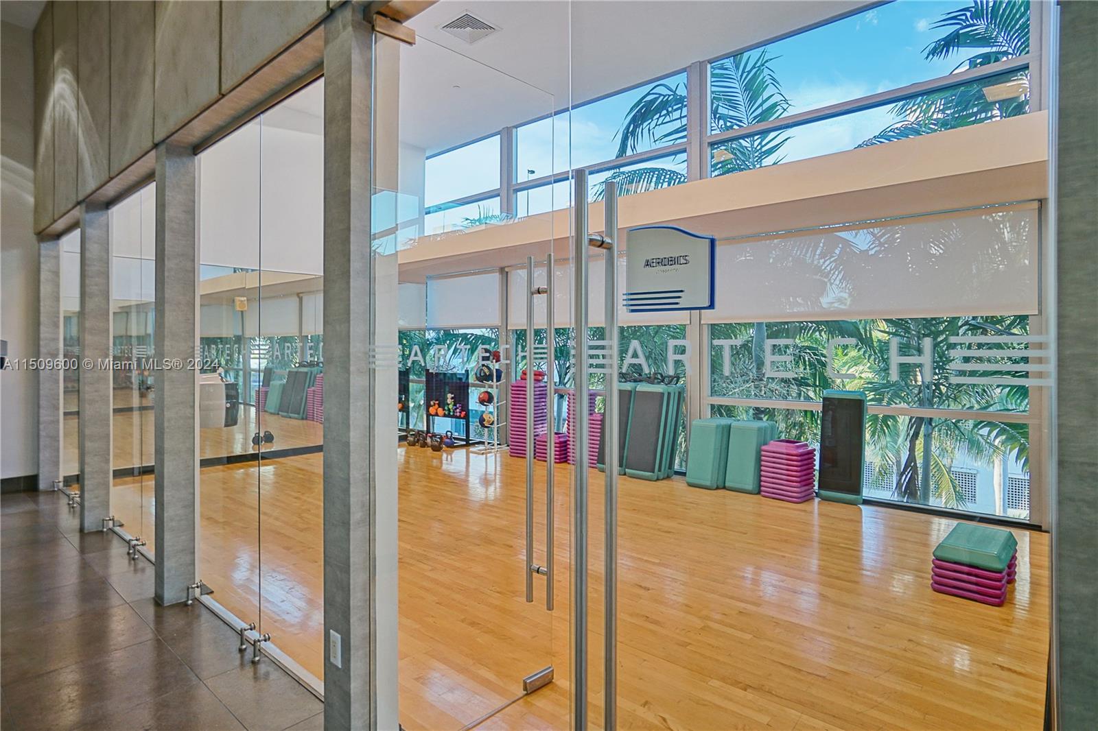 2950 NE 188th St 537, Aventura, Florida 33180, 3 Bedrooms Bedrooms, ,3 BathroomsBathrooms,Residential,For Sale,2950 NE 188th St 537,A11509600