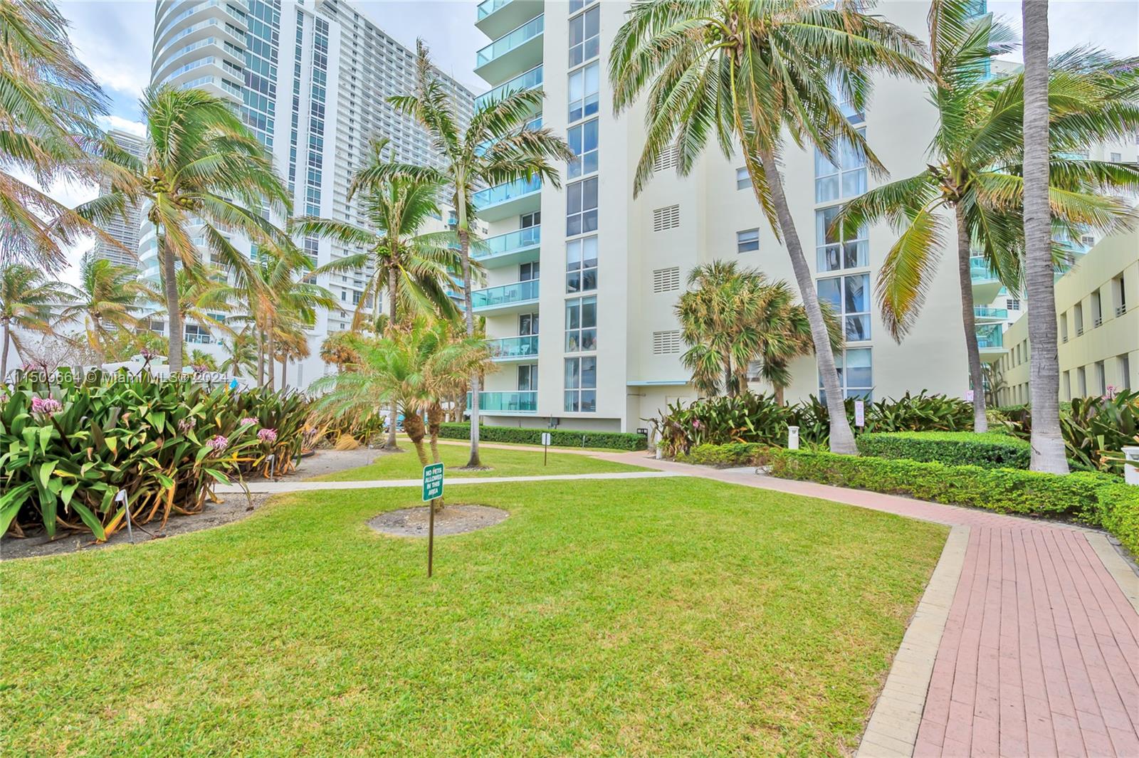 3901 S Ocean Dr 1D, Hollywood, Florida 33019, 1 Bedroom Bedrooms, ,1 BathroomBathrooms,Residential,For Sale,3901 S Ocean Dr 1D,A11509664