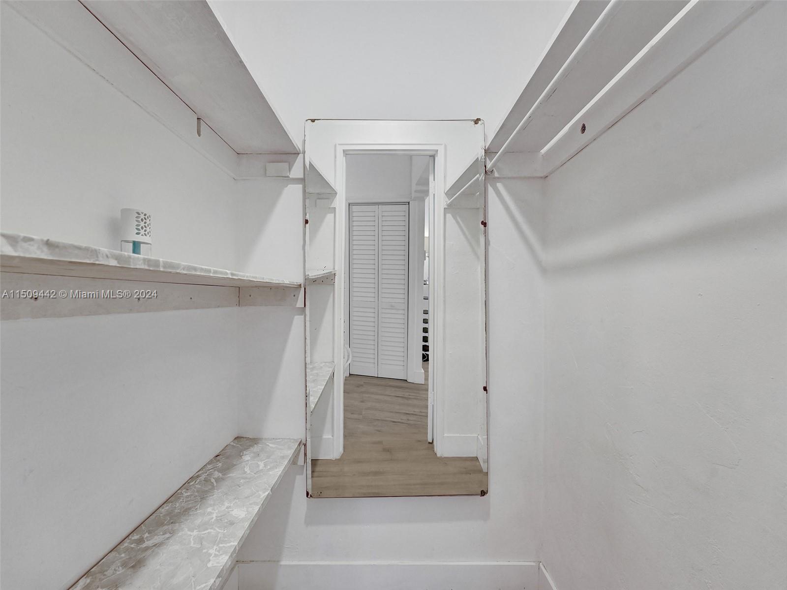 730 12th St 9, Miami Beach, Florida 33139, 1 Bedroom Bedrooms, ,1 BathroomBathrooms,Residentiallease,For Rent,730 12th St 9,A11509442