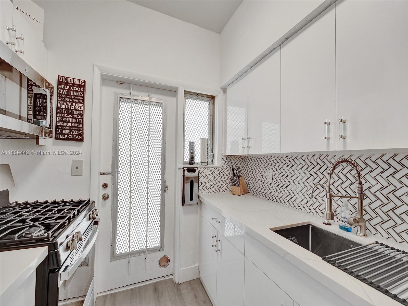 730 12th St 9, Miami Beach, Florida 33139, 1 Bedroom Bedrooms, ,1 BathroomBathrooms,Residentiallease,For Rent,730 12th St 9,A11509442