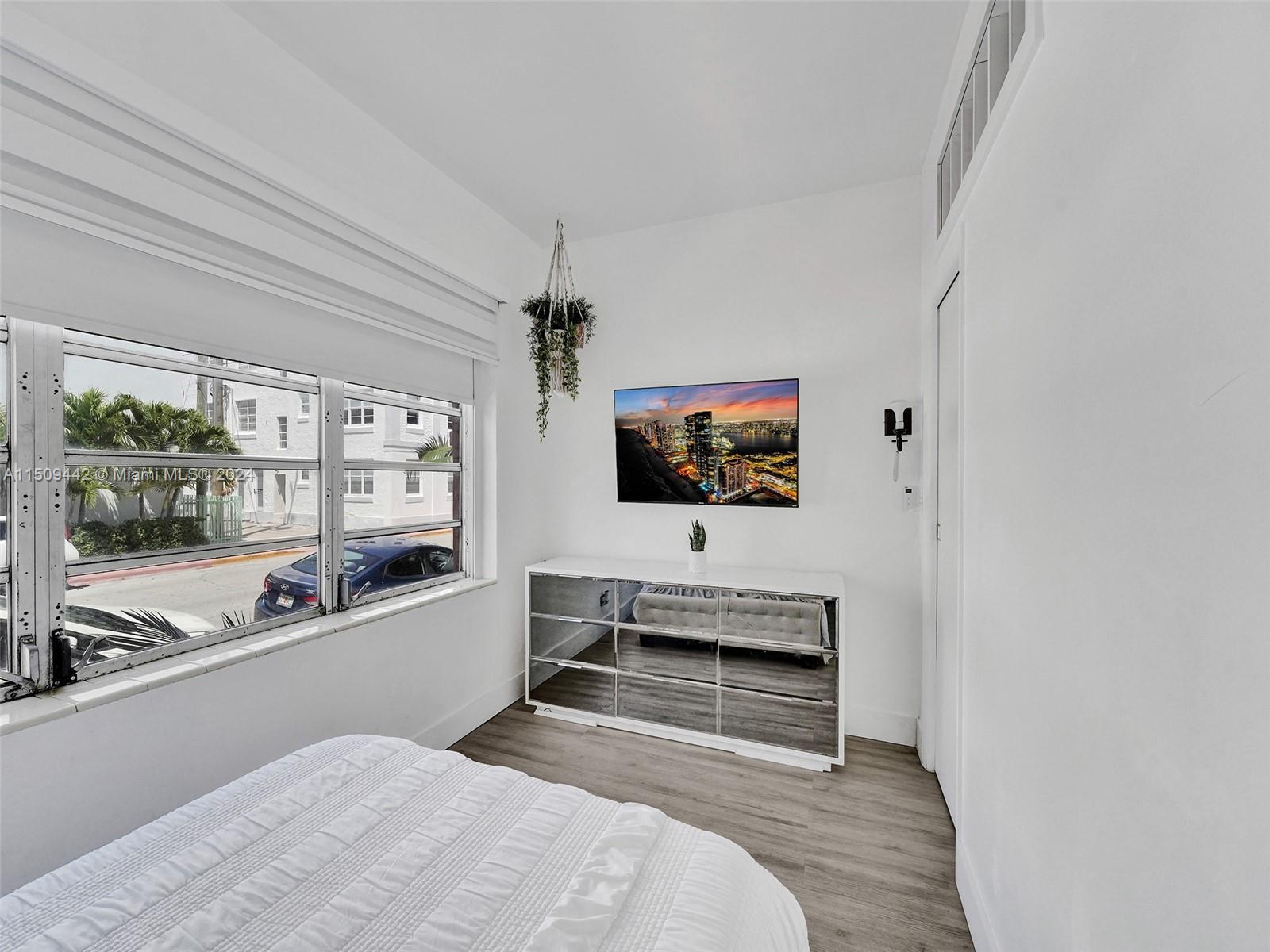 730 12th St 9, Miami Beach, Florida 33139, 1 Bedroom Bedrooms, ,1 BathroomBathrooms,Residentiallease,For Rent,730 12th St 9,A11509442