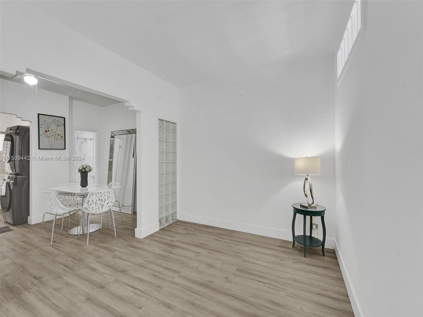 730 12th St 9, Miami Beach, Florida 33139, 1 Bedroom Bedrooms, ,1 BathroomBathrooms,Residentiallease,For Rent,730 12th St 9,A11509442