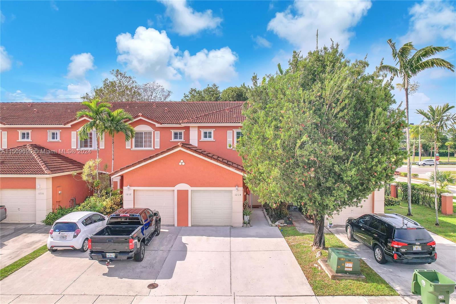 1214 100th Ave, Pembroke Pines, FL, 33024 United States, 3 Bedrooms Bedrooms, ,2 BathroomsBathrooms,Residential,For Sale,100th Ave,A11509690