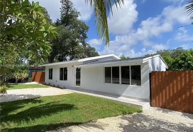 Photo of 1431 SW 29th St, Fort Lauderdale, FL 33315
