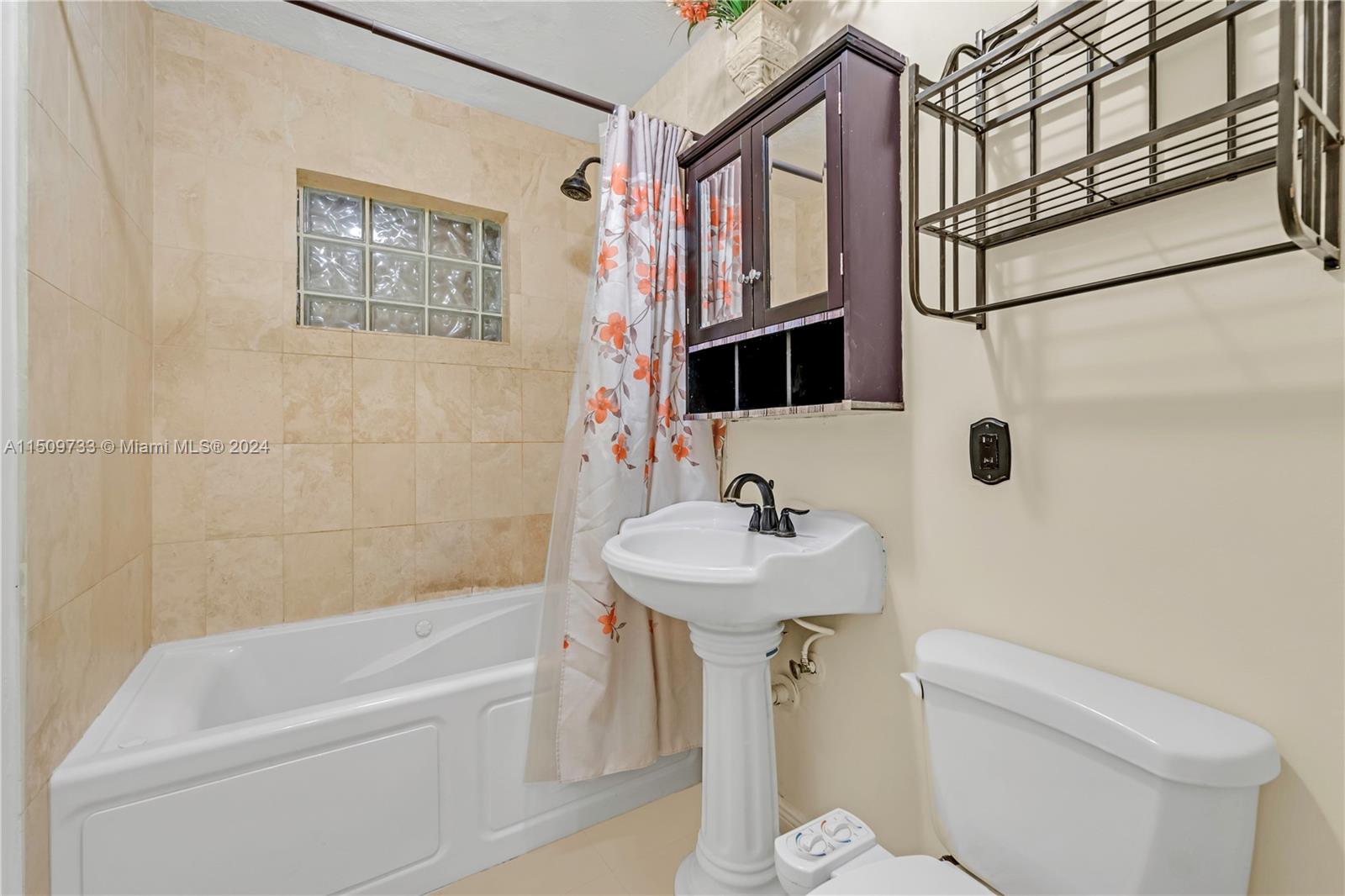 7884 NW 175th St, Hialeah, Florida 33015, 4 Bedrooms Bedrooms, ,2 BathroomsBathrooms,Residential,For Sale,7884 NW 175th St,A11509733