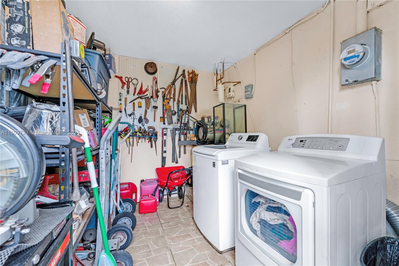 7884 NW 175th St, Hialeah, Florida 33015, 4 Bedrooms Bedrooms, ,2 BathroomsBathrooms,Residential,For Sale,7884 NW 175th St,A11509733