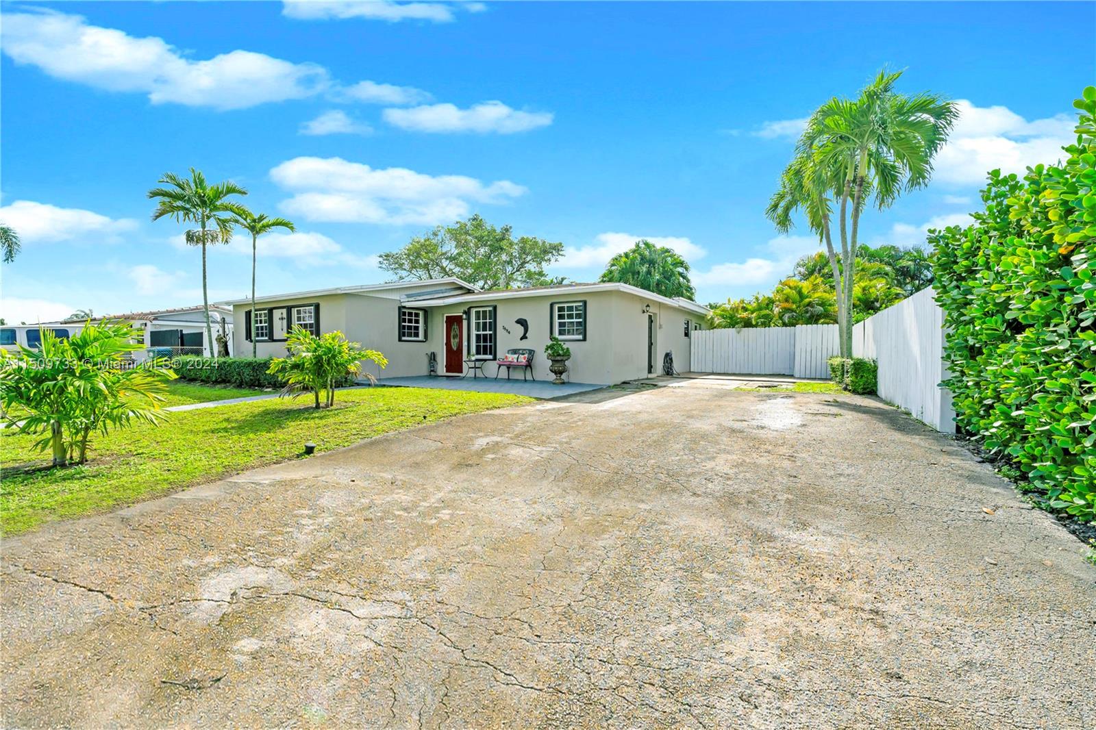 7884 NW 175th St, Hialeah, Florida 33015, 4 Bedrooms Bedrooms, ,2 BathroomsBathrooms,Residential,For Sale,7884 NW 175th St,A11509733