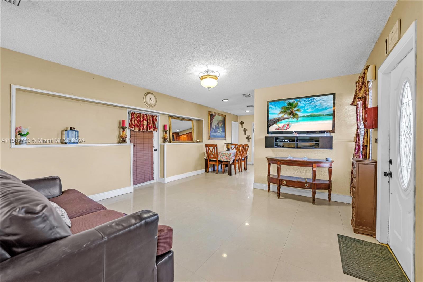 7884 NW 175th St, Hialeah, Florida 33015, 4 Bedrooms Bedrooms, ,2 BathroomsBathrooms,Residential,For Sale,7884 NW 175th St,A11509733