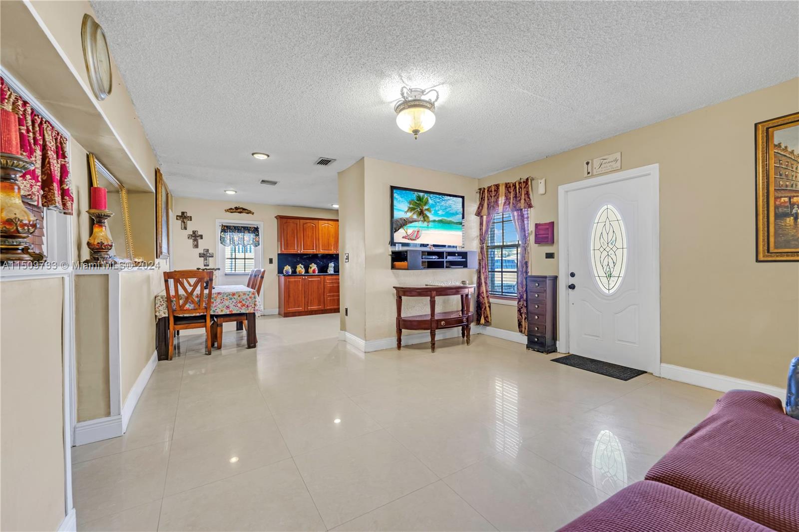 7884 NW 175th St, Hialeah, Florida 33015, 4 Bedrooms Bedrooms, ,2 BathroomsBathrooms,Residential,For Sale,7884 NW 175th St,A11509733