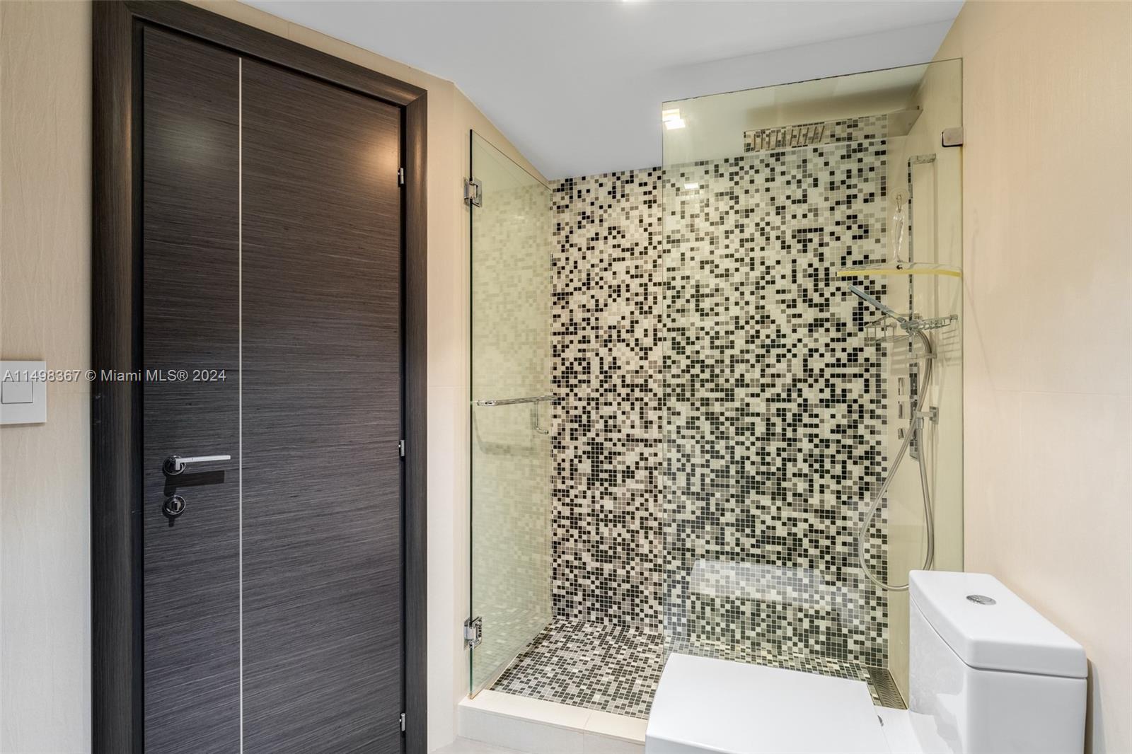 1750 N Bayshore Dr 1402, Miami, Florida 33132, 2 Bedrooms Bedrooms, ,2 BathroomsBathrooms,Residential,For Sale,1750 N Bayshore Dr 1402,A11498367