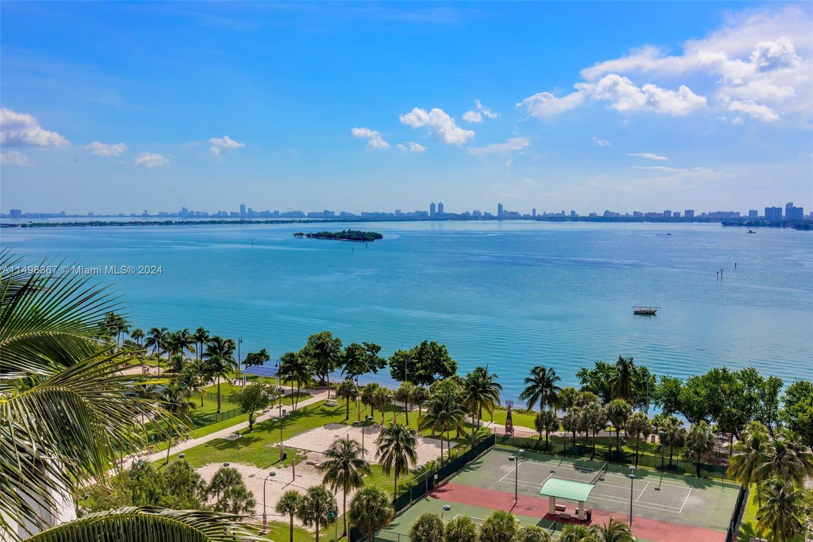 1750 N Bayshore Dr 1402, Miami, Florida 33132, 2 Bedrooms Bedrooms, ,2 BathroomsBathrooms,Residential,For Sale,1750 N Bayshore Dr 1402,A11498367