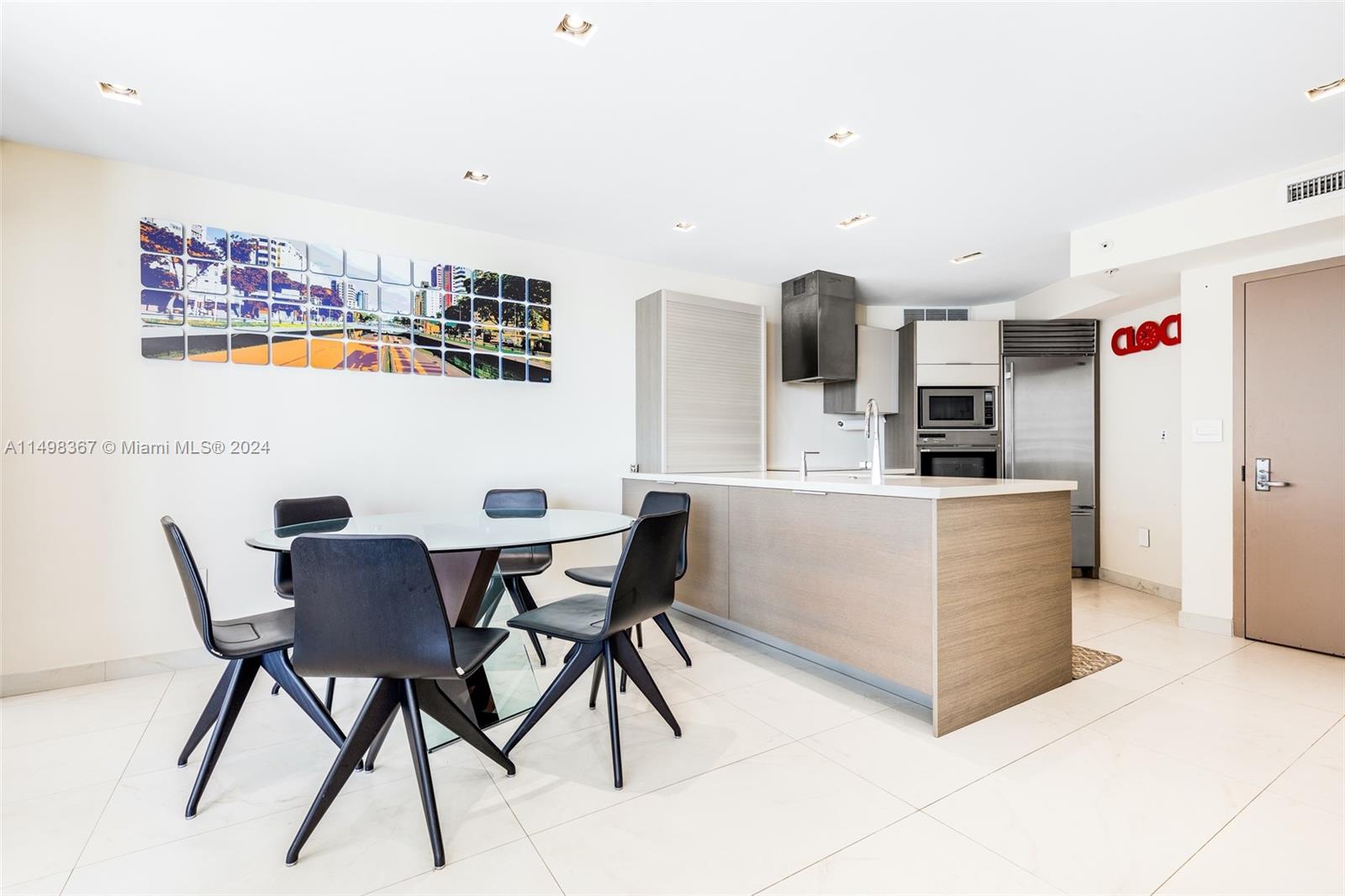 1750 N Bayshore Dr 1402, Miami, Florida 33132, 2 Bedrooms Bedrooms, ,2 BathroomsBathrooms,Residential,For Sale,1750 N Bayshore Dr 1402,A11498367