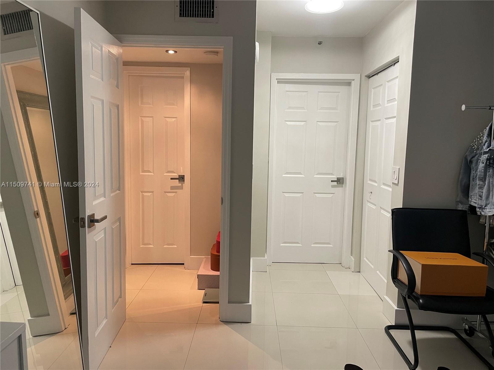 1035 West Ave 404, Miami Beach, Florida 33139, 1 Bedroom Bedrooms, ,2 BathroomsBathrooms,Residentiallease,For Rent,1035 West Ave 404,A11509741