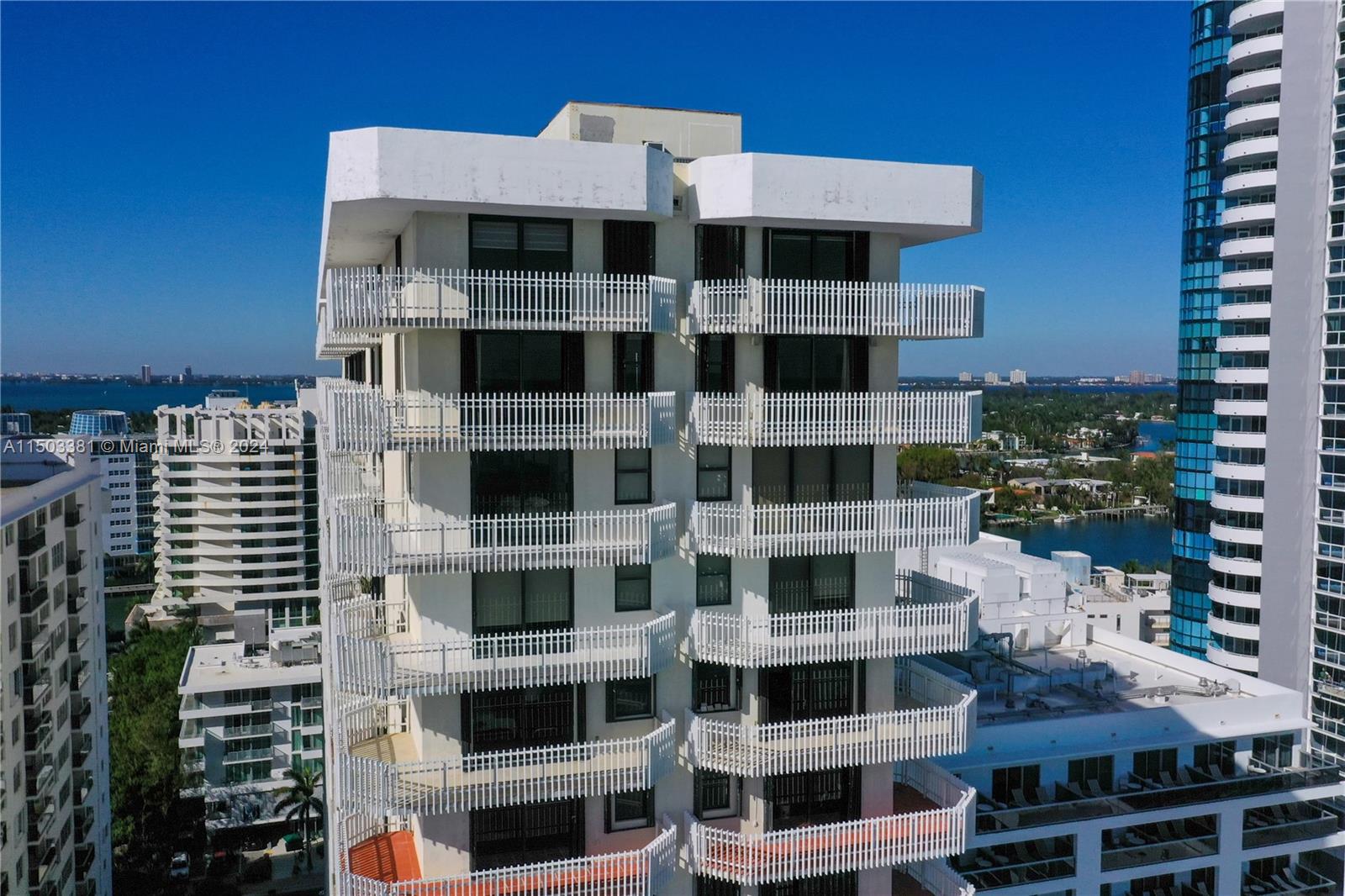 6061 Collins Ave 22F, Miami Beach, Florida 33140, 2 Bedrooms Bedrooms, ,2 BathroomsBathrooms,Residential,For Sale,6061 Collins Ave 22F,A11503381