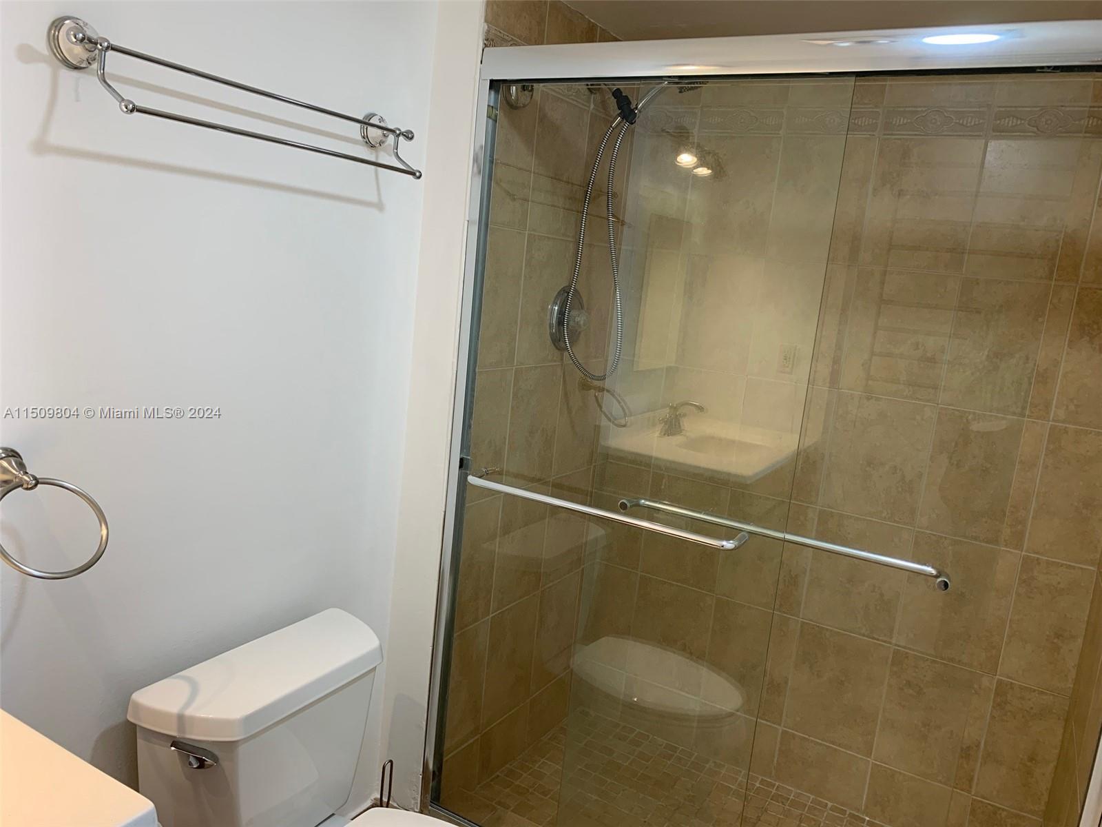 3675 N Country Club 1610, Aventura, Florida 33180, 2 Bedrooms Bedrooms, ,2 BathroomsBathrooms,Residentiallease,For Rent,3675 N Country Club 1610,A11509804