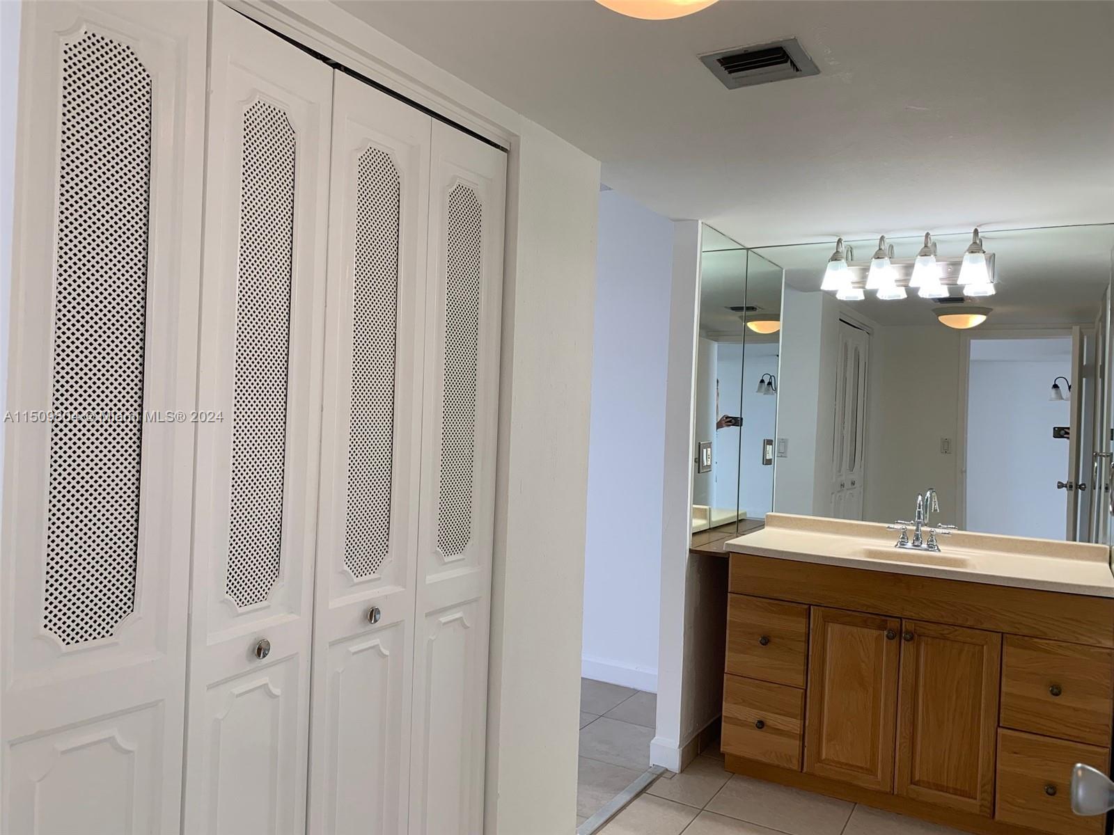 3675 N Country Club 1610, Aventura, Florida 33180, 2 Bedrooms Bedrooms, ,2 BathroomsBathrooms,Residentiallease,For Rent,3675 N Country Club 1610,A11509804