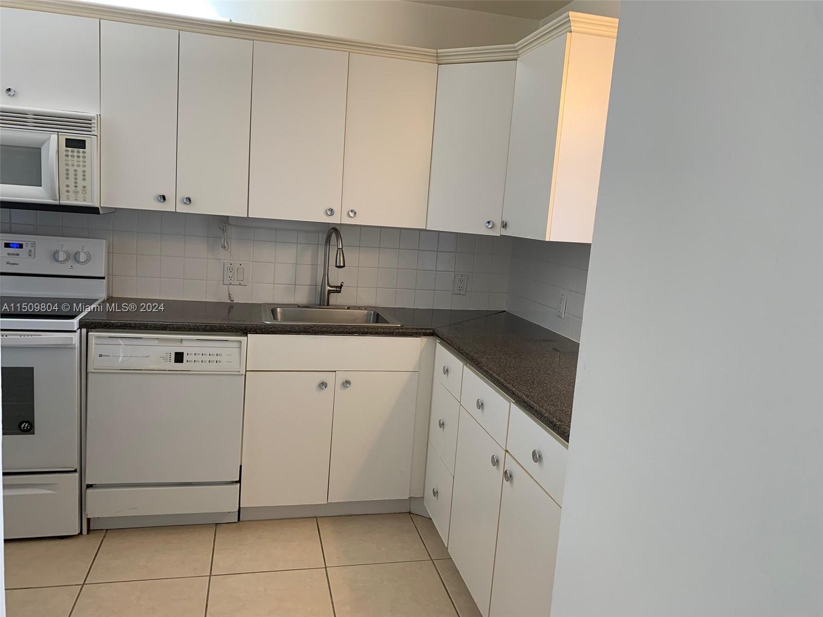 3675 N Country Club 1610, Aventura, Florida 33180, 2 Bedrooms Bedrooms, ,2 BathroomsBathrooms,Residentiallease,For Rent,3675 N Country Club 1610,A11509804