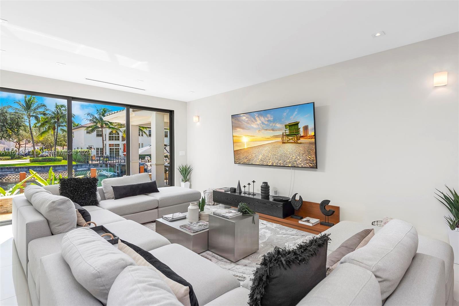 850 Washington St, Hollywood, FL, 33019 United States, 5 Bedrooms Bedrooms, ,5 BathroomsBathrooms,Residential,For Sale,Washington St,A11509813