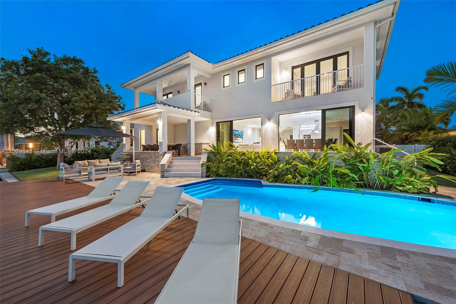 850 Washington St, Hollywood, FL, 33019 United States, 5 Bedrooms Bedrooms, ,5 BathroomsBathrooms,Residential,For Sale,Washington St,A11509813