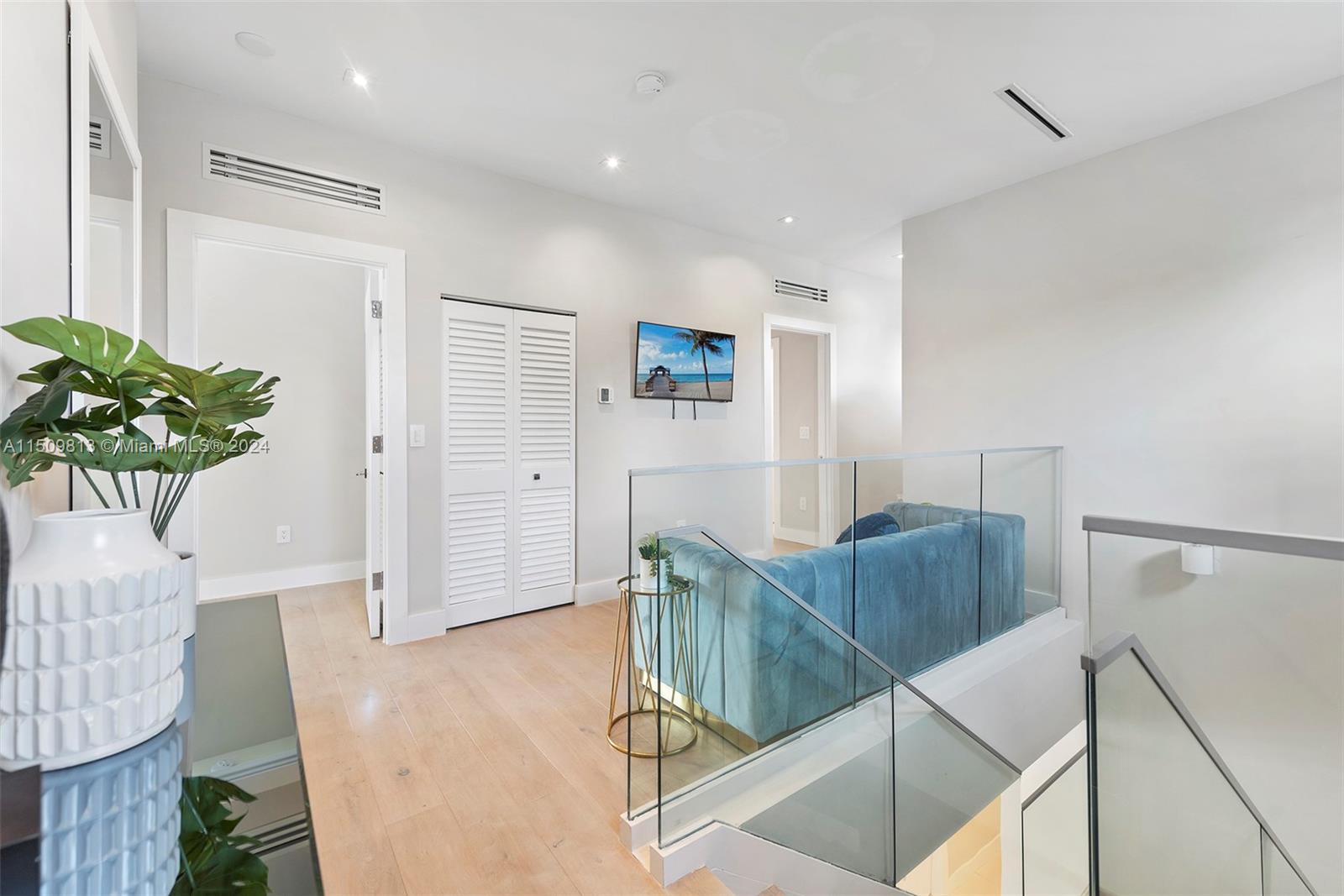 850 Washington St, Hollywood, FL, 33019 United States, 5 Bedrooms Bedrooms, ,5 BathroomsBathrooms,Residential,For Sale,Washington St,A11509813