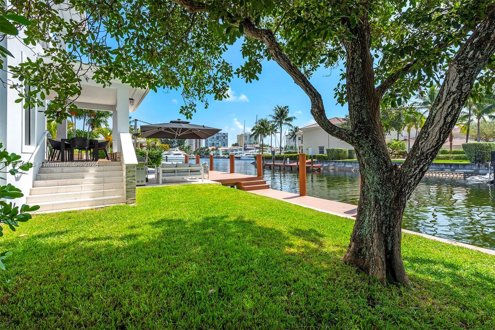 850 Washington St, Hollywood, FL, 33019 United States, 5 Bedrooms Bedrooms, ,5 BathroomsBathrooms,Residential,For Sale,Washington St,A11509813