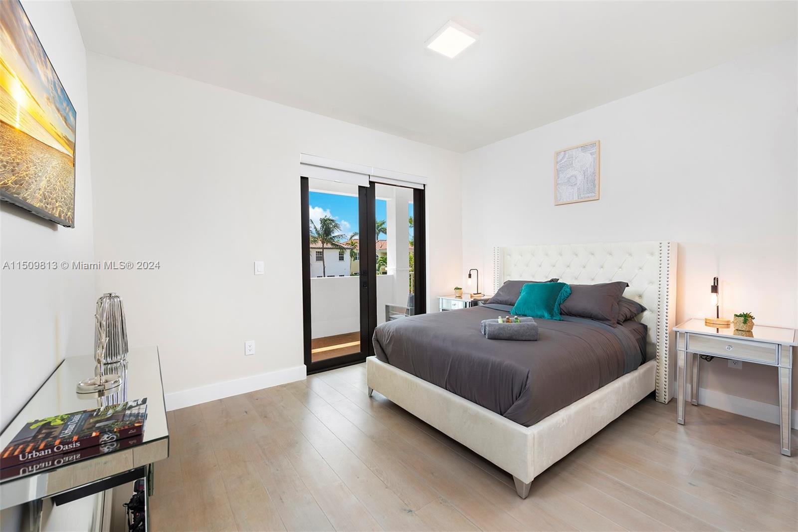 850 Washington St, Hollywood, FL, 33019 United States, 5 Bedrooms Bedrooms, ,5 BathroomsBathrooms,Residential,For Sale,Washington St,A11509813