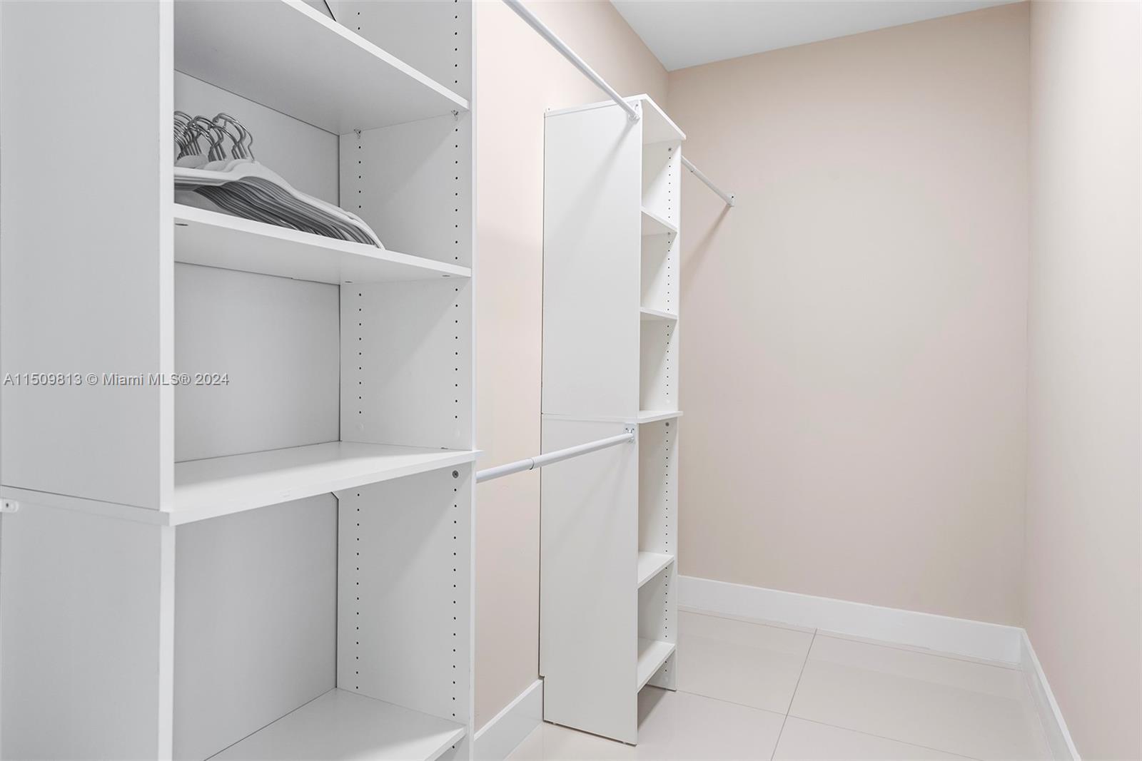 850 Washington St, Hollywood, FL, 33019 United States, 5 Bedrooms Bedrooms, ,5 BathroomsBathrooms,Residential,For Sale,Washington St,A11509813